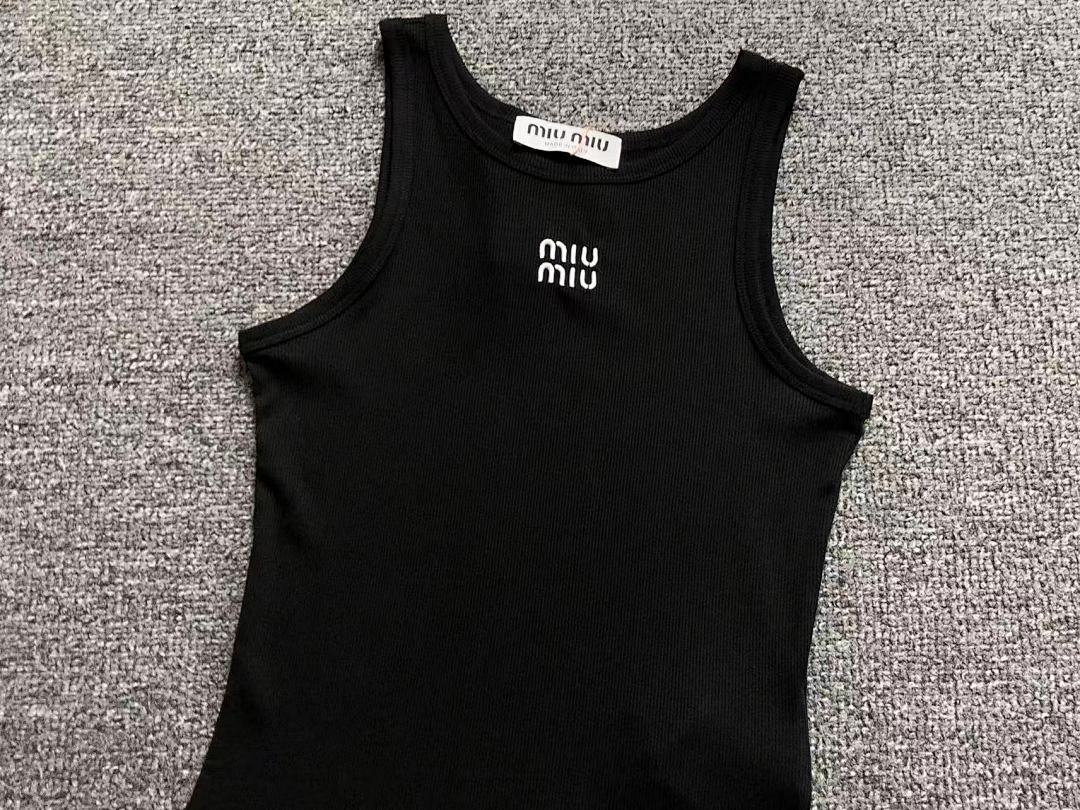 Miu Miu 128 M⭐U VEST FEMAIE - Image 13