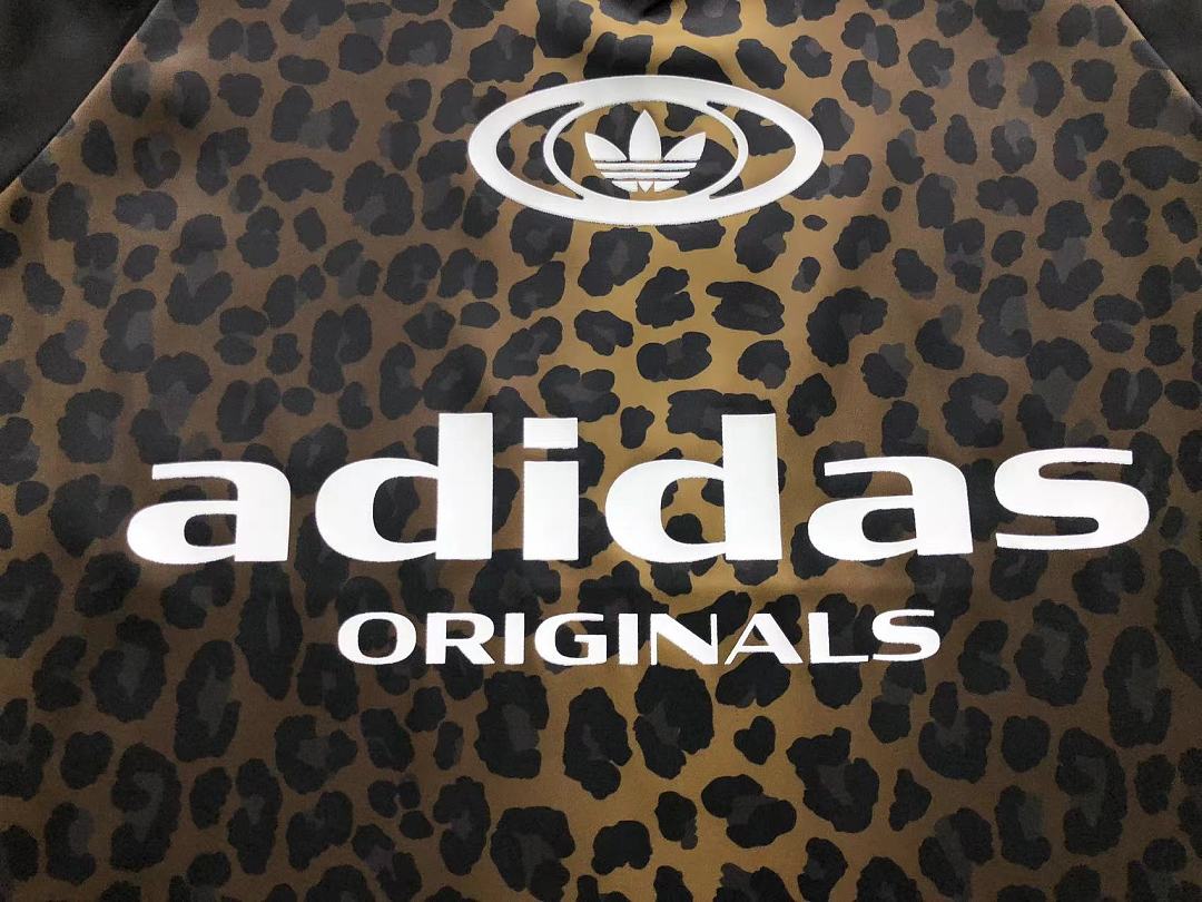 Adidas SHORTS A⭐I⭐AS T-SHIRT FEMAIE - Image 9