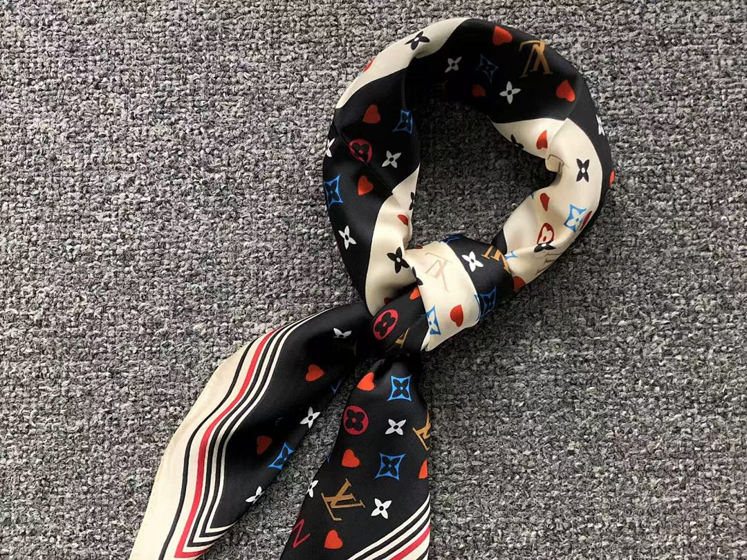 Louis Vuitton 68 L⭐ SCARF 31071903102 (Long 69CM* Wide - Image 4