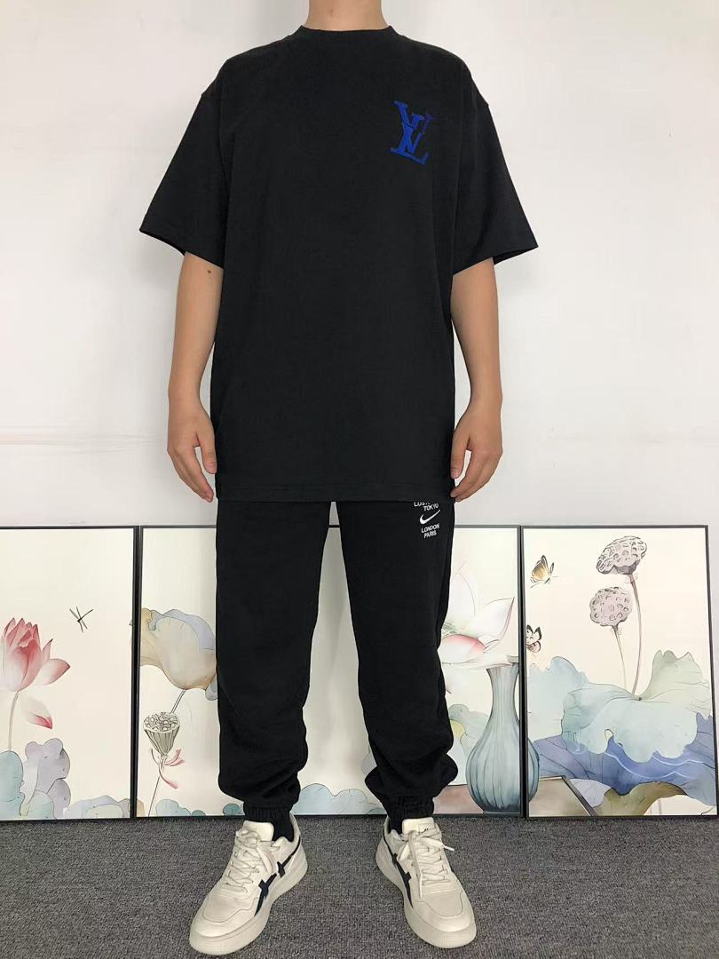 Louis Vuitton 108 L⭐ T-SHIRT 41072401133 (Im 170Cm 60Kg I Wear Size M In The Phot) - Image 3