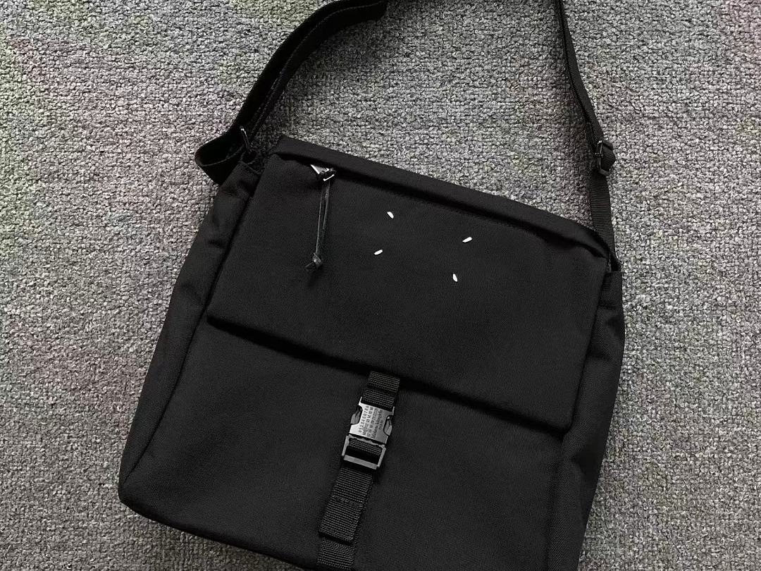 On Running 258 MAISON MARGIELA BAG 3205251321 (Long 32CM* Wide 11CM* High 28CM) - Image 4