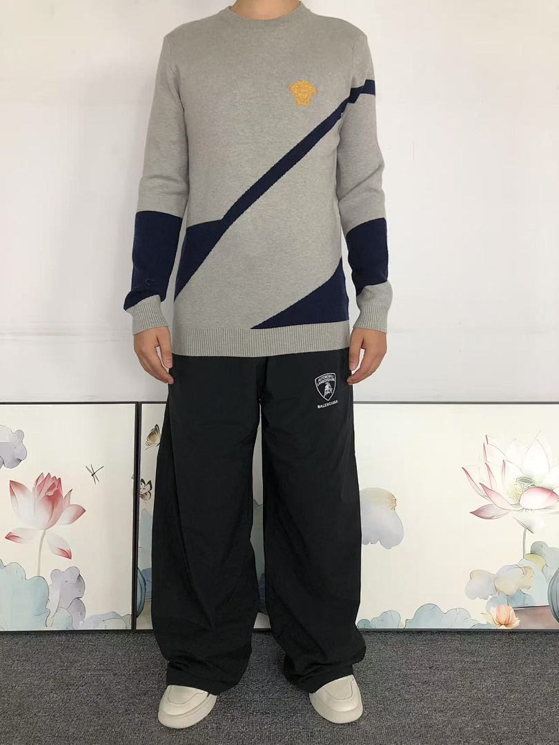 Versace 208 V⭐⭐SA⭐E SWEATER 3108130921 (Im 170Cm 60Kg I Wear Size L In The Phot) - Image 3