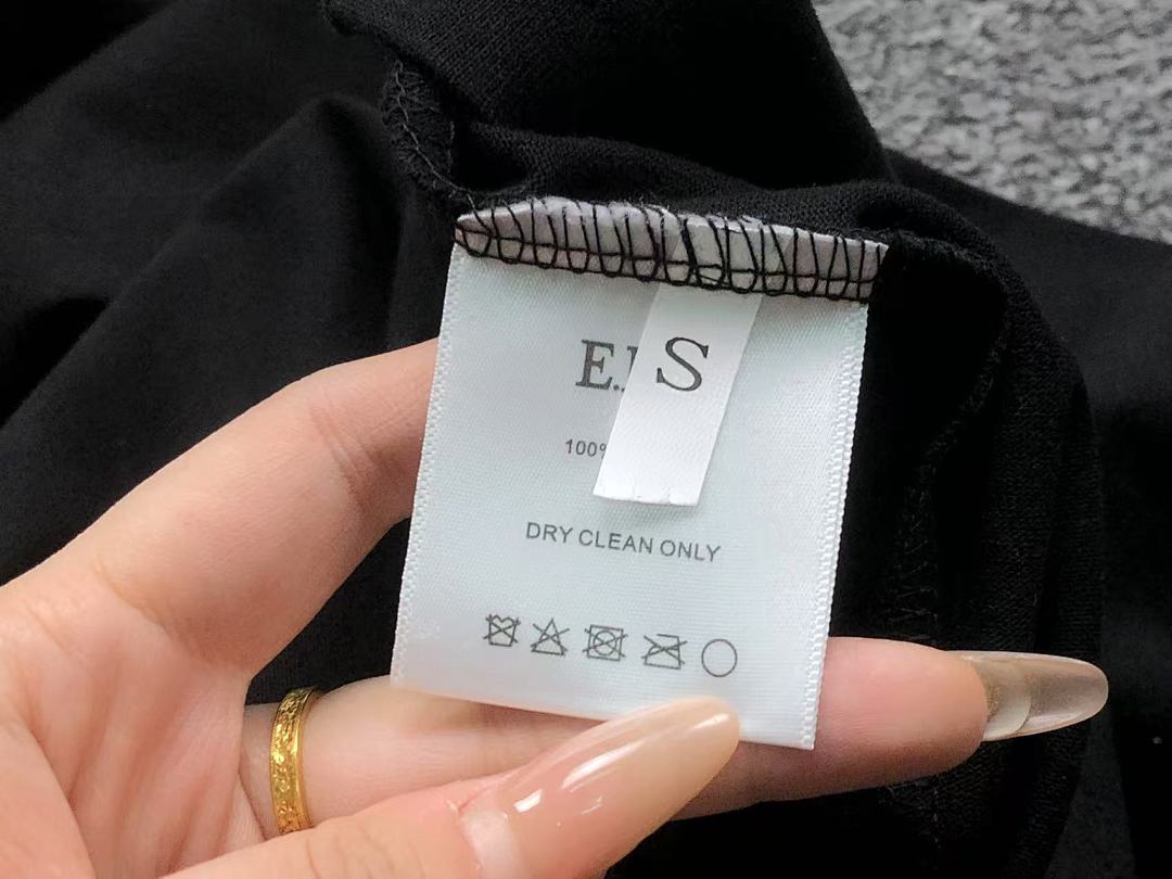 Chanel 98 ENFANTS RICHES DEPRIMES LONG SLEEVED 5211210162 (Im 170Cm 60Kg I Wear Size S In The Phot) - Image 17