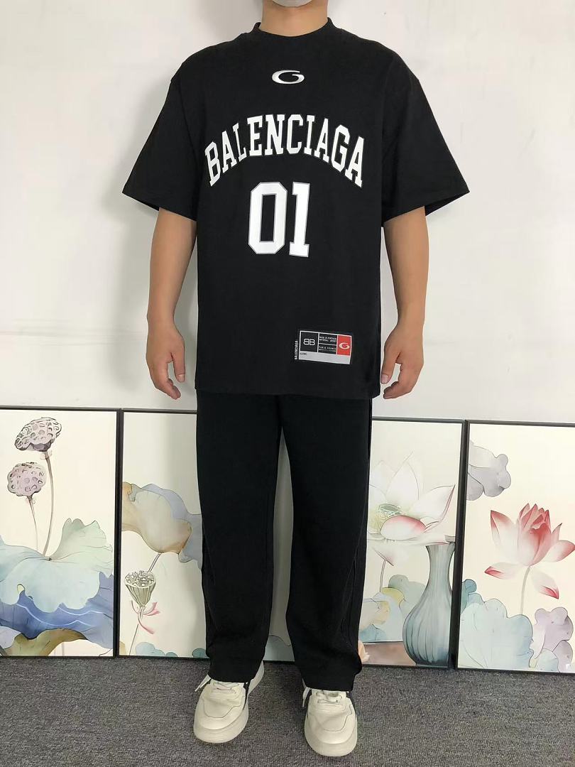 Balenciaga 158 B⭐L⭐⭐⭐IA⭐A T-SHIRT 22051218001 (Im 170Cm 60Kg I Wear Size S In The Phot) - Image 3