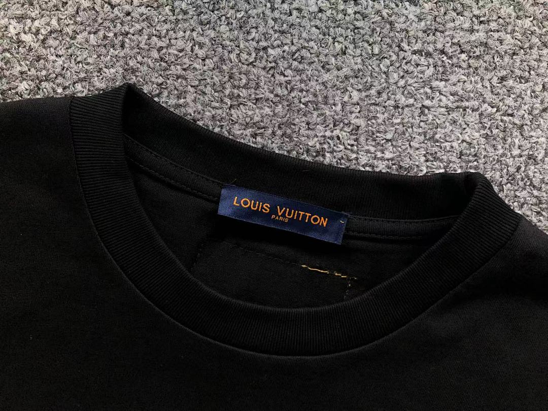 Louis Vuitton 108 L⭐ T-SHIRT 41061310126 (Im 170Cm 60Kg I Wear Size XS In The Phot) - Image 21