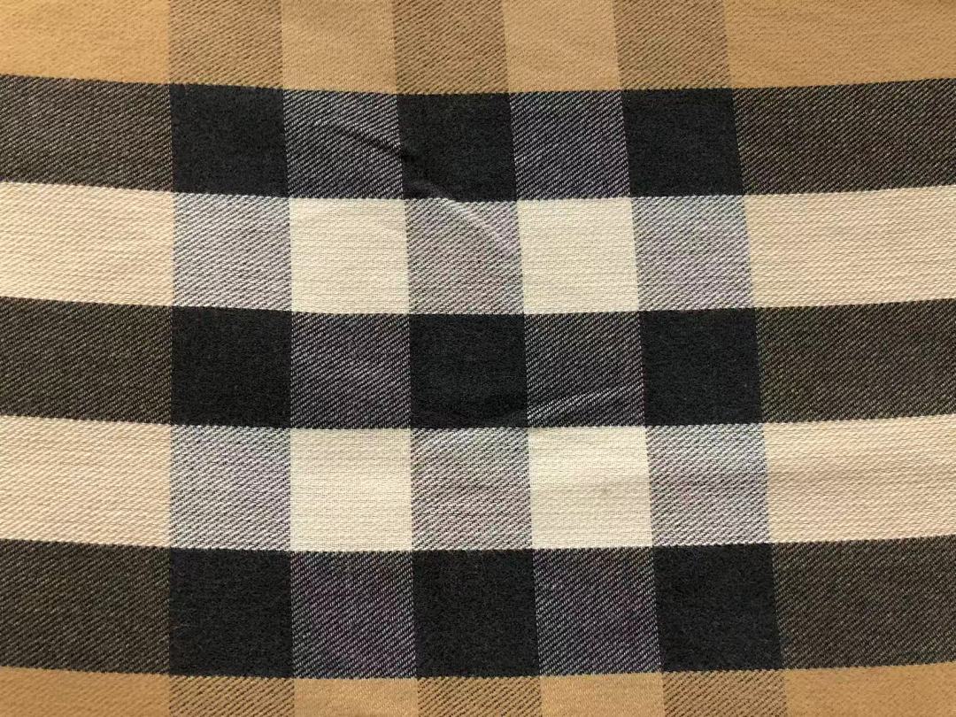 Burberry 135 B⭐R⭐E⭐RY SHAWL 510240876 (Long 154CM* Wide 135CM) - Image 5