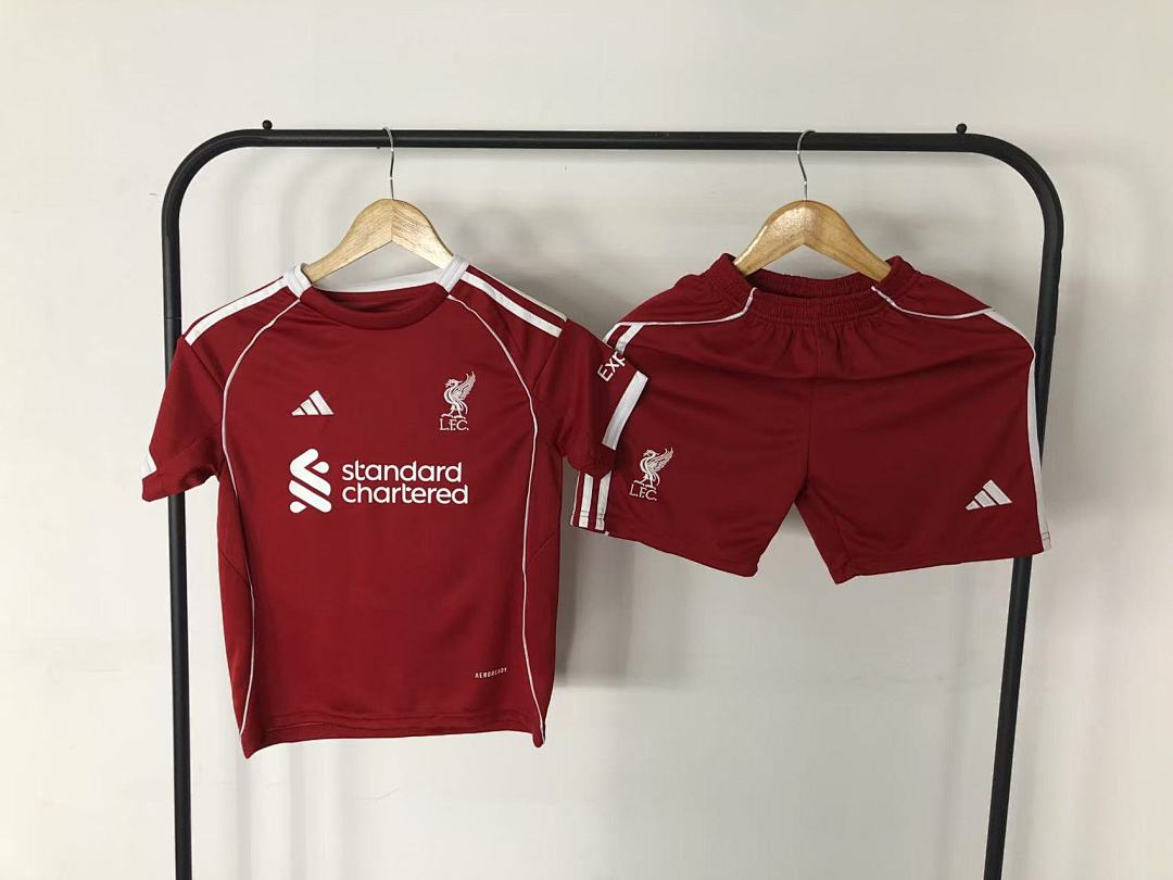 Chanel 75 FOOTBALL T-SHIRT SHORTS - Image 28