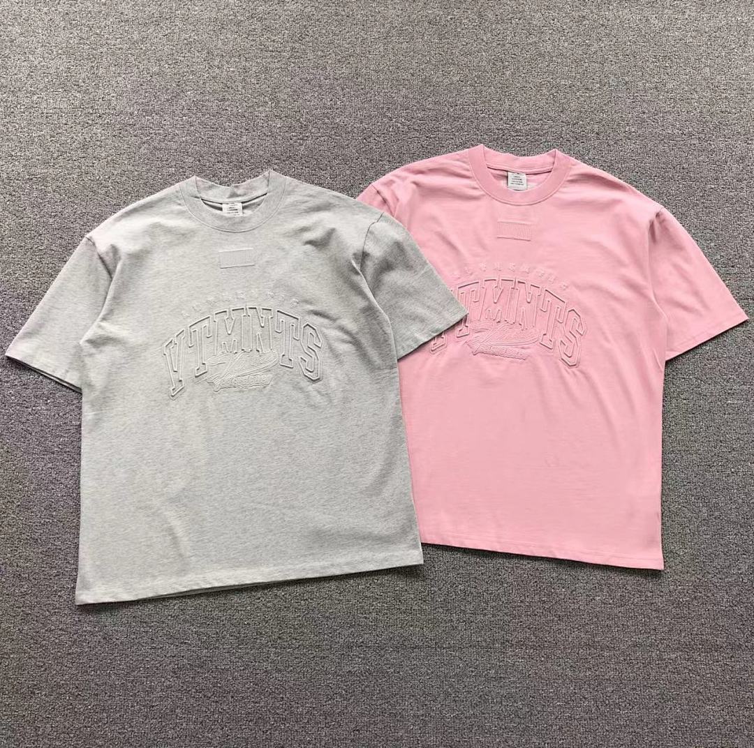 Vetements 175 VETEMENTS T-SHIRT 41040501817 (Im 170Cm 60Kg I Wear Size XS In The Phot)