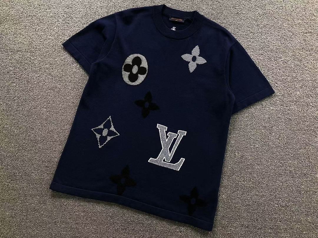 Louis Vuitton 195 L⭐ T-SHIRT 22060111125 (Im 170Cm 60Kg I Wear Size M In The Phot) - Image 6