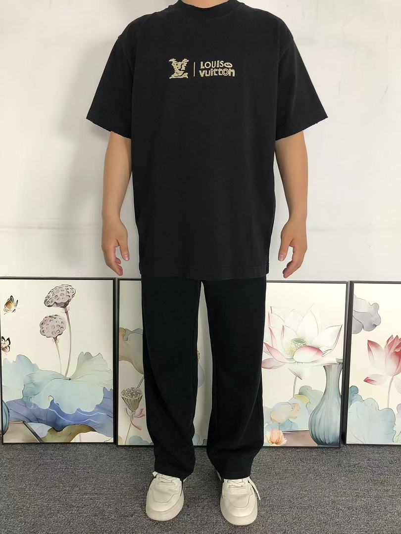Louis Vuitton 158 L⭐ T-SHIRT 52418116147 (Im 170Cm 60Kg I Wear Size L In The Phot) - Image 3