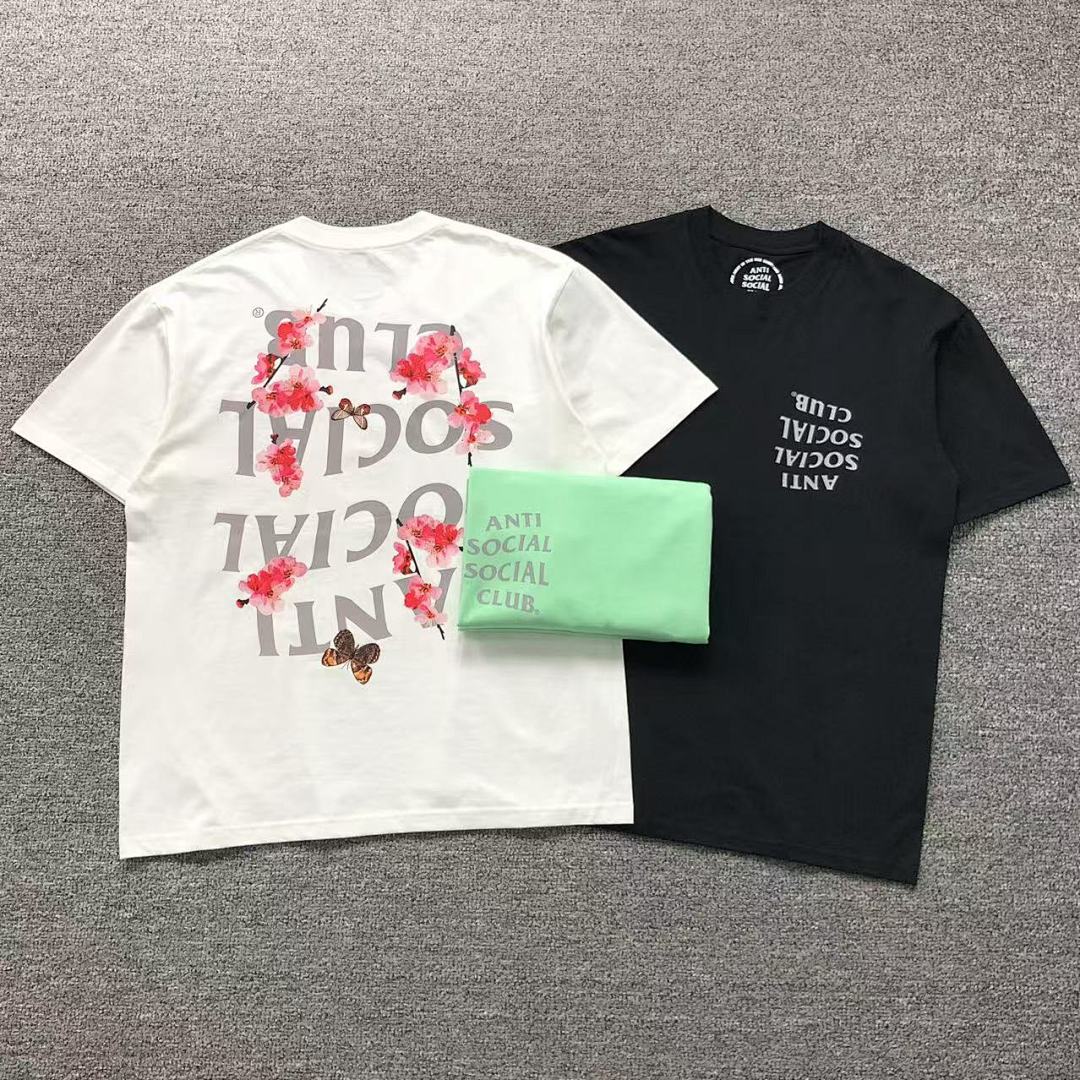 Christian Louboutin 85 ANTI SOCIAL CLUB T-SHIRT