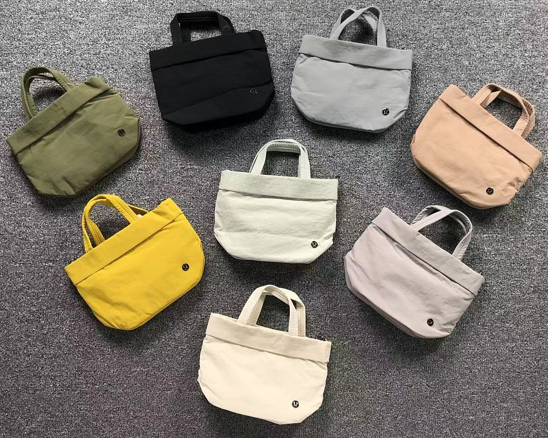 On Running 158 LULULEMON BAG 4207030977 (Long 26CM* Wide 11CM* High 19CM) - Image 3