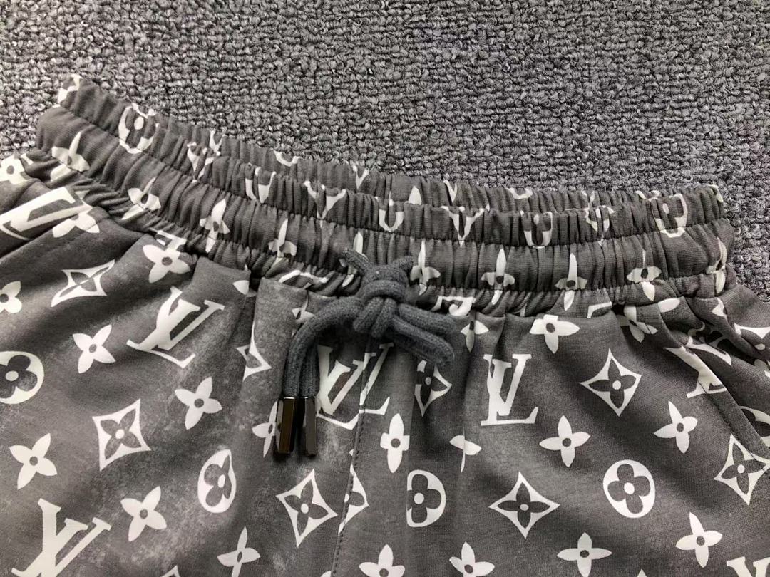 Louis Vuitton 138 L⭐ SHORTS T-SHIRT - Image 29