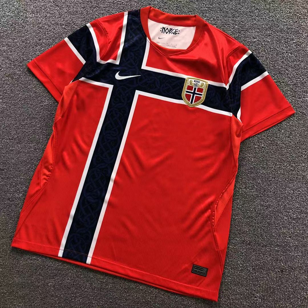 82 FOOTBALL T-SHIRT 1262214002 (Im 170Cm 60Kg I Wear Size L In The Phot), photo 1