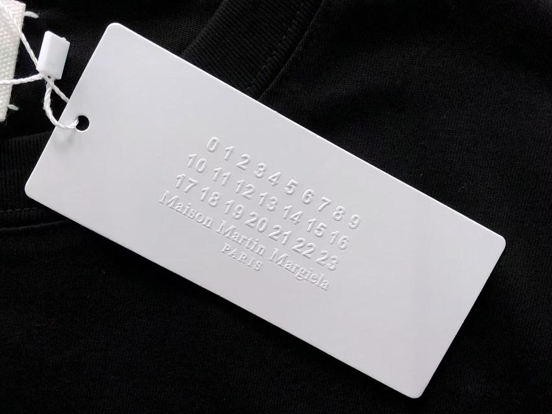 On Running 78 MAISON MARGIELA T-SHIRT 4107050986 (Im 170Cm 60Kg I Wear Size 46 In The Phot) - Image 23