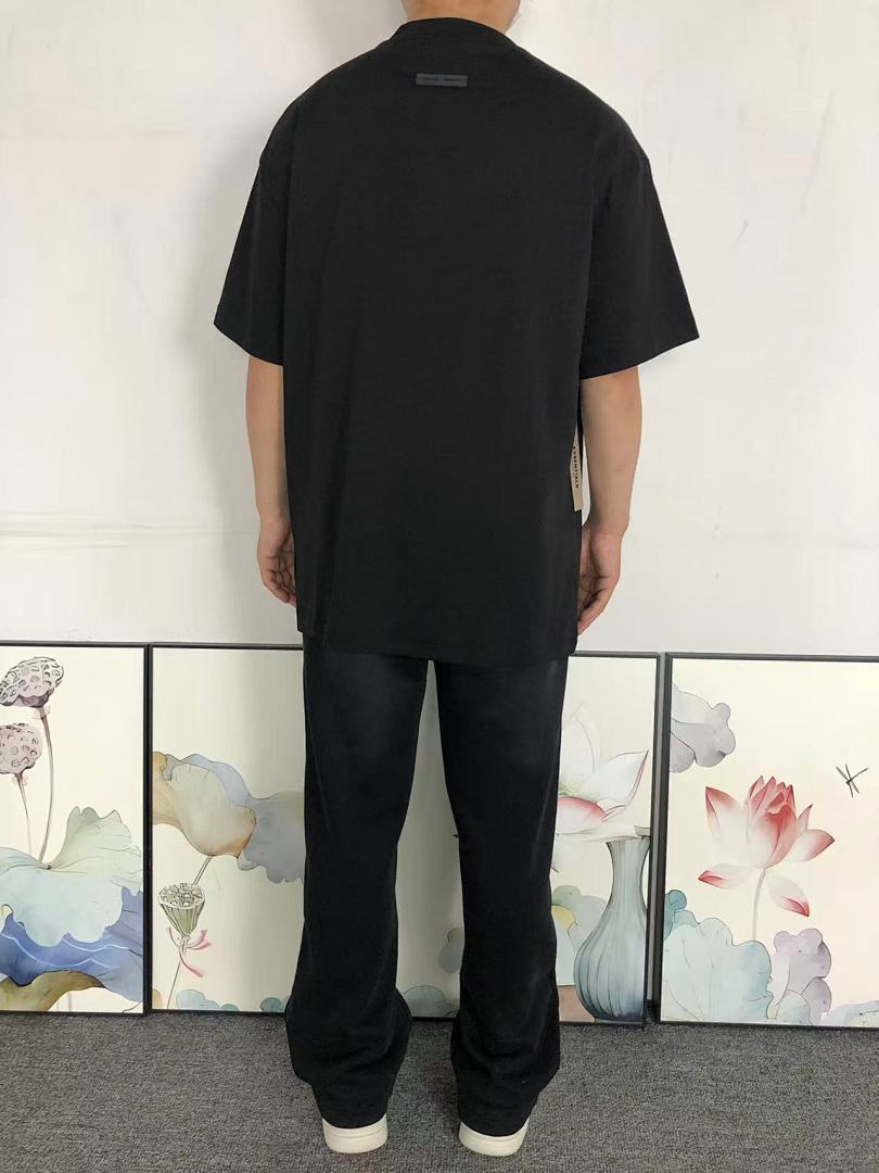 Fear of God 98 FOG T-SHIRT 22040410125 (Im 170Cm 60Kg I Wear Size M In The Phot) - Image 4