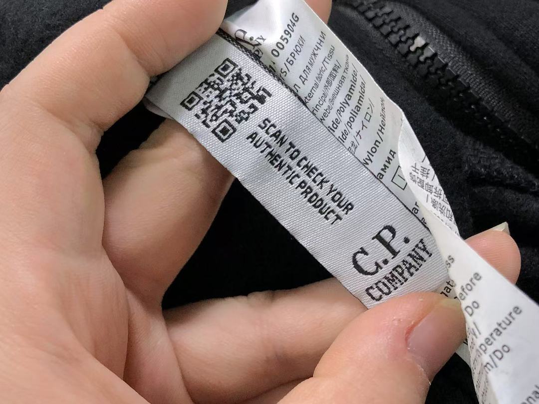 C.P. Company 215 CP HOODIE 22082821172 (Im 170Cm 60Kg I Wear Size M In The Phot) - Image 28