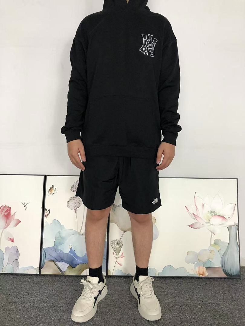 AMIRI 138 AMIRI HOODIE 1109012374 (Im 170Cm 60Kg I Wear Size S In The Phot) - Image 3