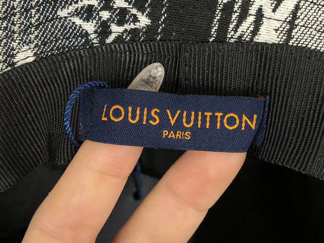 Louis Vuitton 68 L⭐ - Image 21