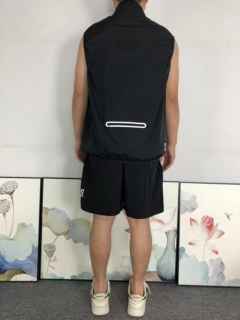 On Running 139 ON VEST 5207071019 (Im 170Cm 60Kg I Wear Size L In The Phot) - Image 4