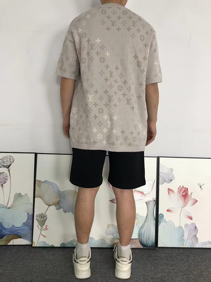 Louis Vuitton 178 L⭐ T-SHIRT 3201160521 (Im 170Cm 60Kg I Wear Size M In The Phot) - Image 4