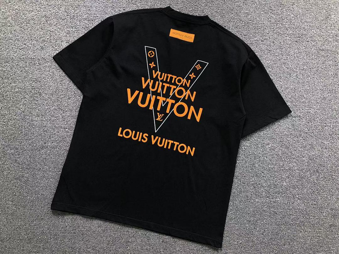 Louis Vuitton 115 L⭐ T-SHIRT 520121020 (Im 170Cm 60Kg I Wear Size L In The Phot) - Image 11
