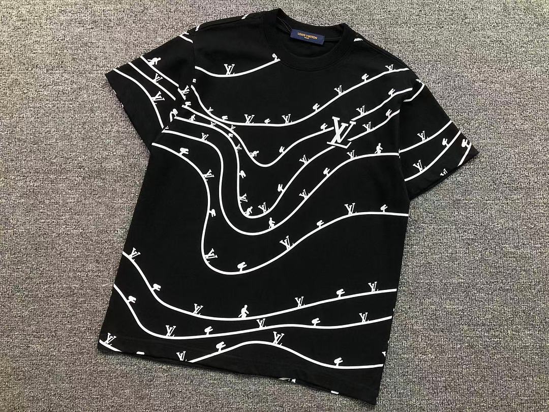 Louis Vuitton SHORTS 158 L⭐ T-SHIRT 2208020615 (Im 170Cm 60Kg I Wear Size S In The Phot) - Image 9