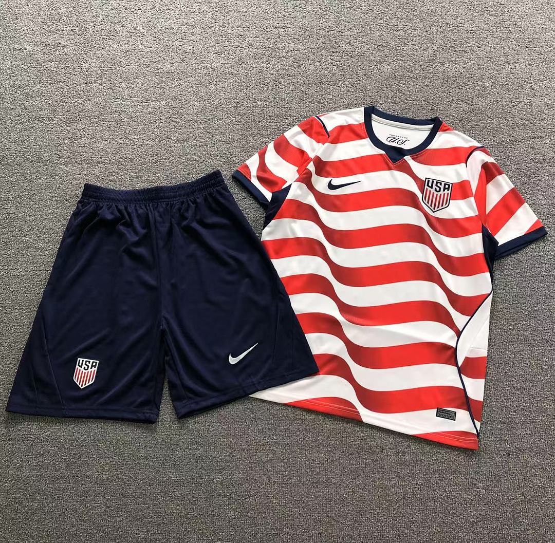 82 FOOTBALL T-SHIRT SHORTS 1262207002 (Im 170Cm 60Kg I Wear Size L In The Phot), photo 1