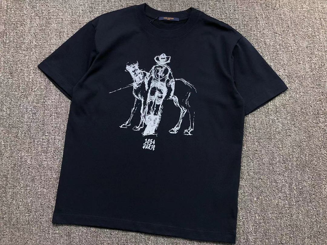 Louis Vuitton 108 L⭐ T-SHIRT 411132121 (Im 170Cm 57Kg I Wear Size M In The Phot) - Image 11