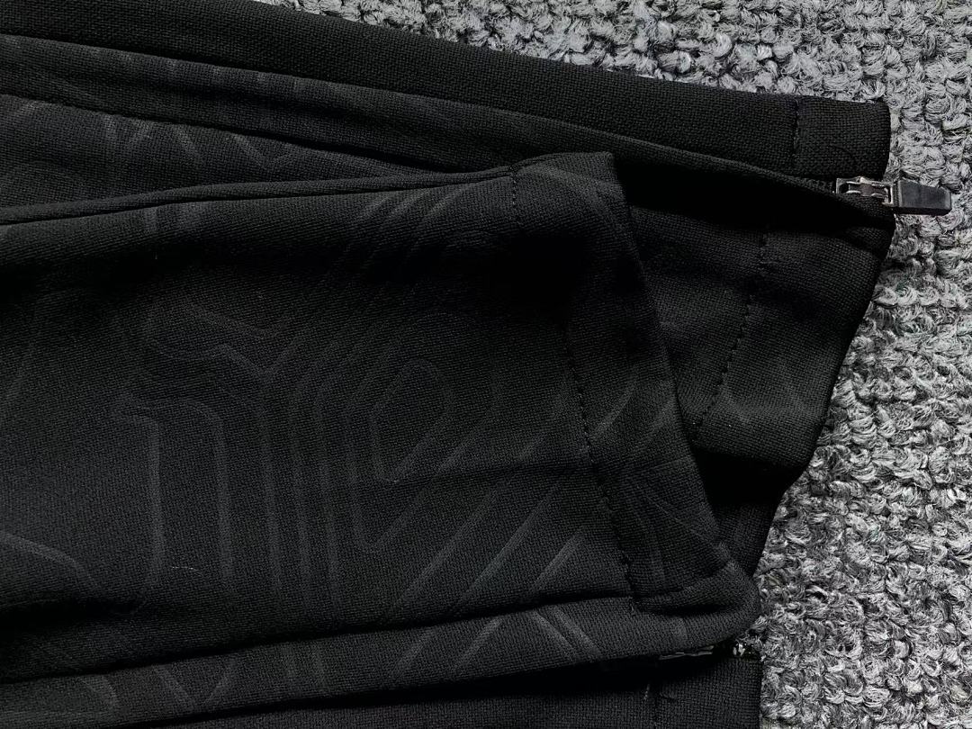 Chanel 135 FOOTBALL LONG SLEEVED TROUSERS - Image 28