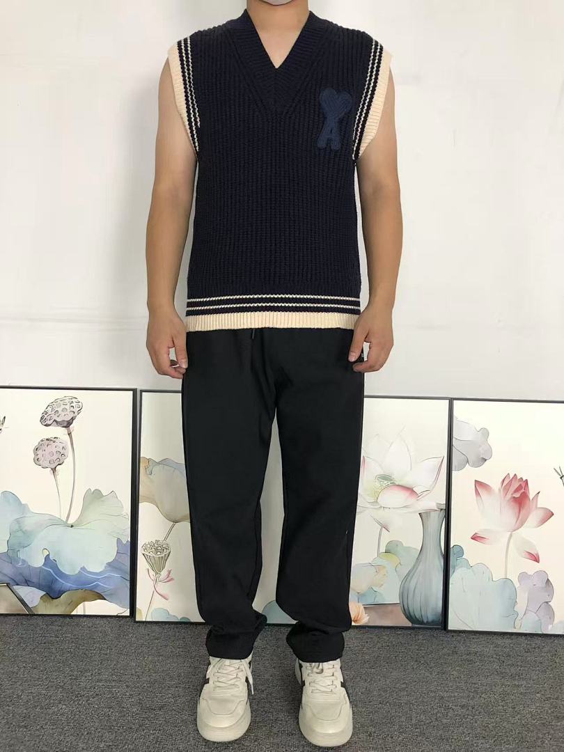 AMI 115 AMI SWEATER VEST 510181488 (Im 170Cm 60Kg I Wear Size S In The Phot) - Image 3