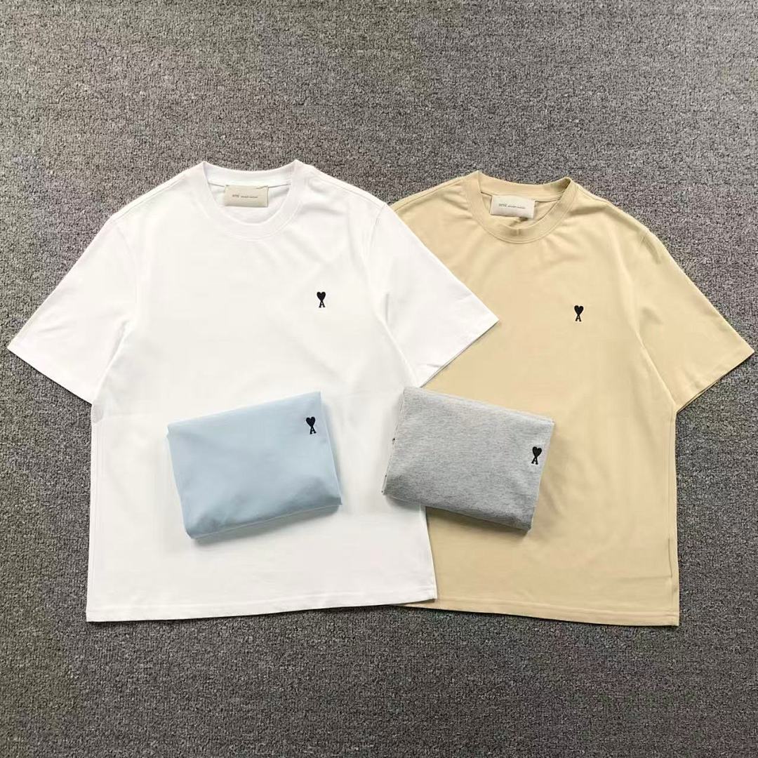 AMI 138 AMI T-SHIRT 22031004001 (Im 170Cm 60Kg I Wear Size S In The Phot)