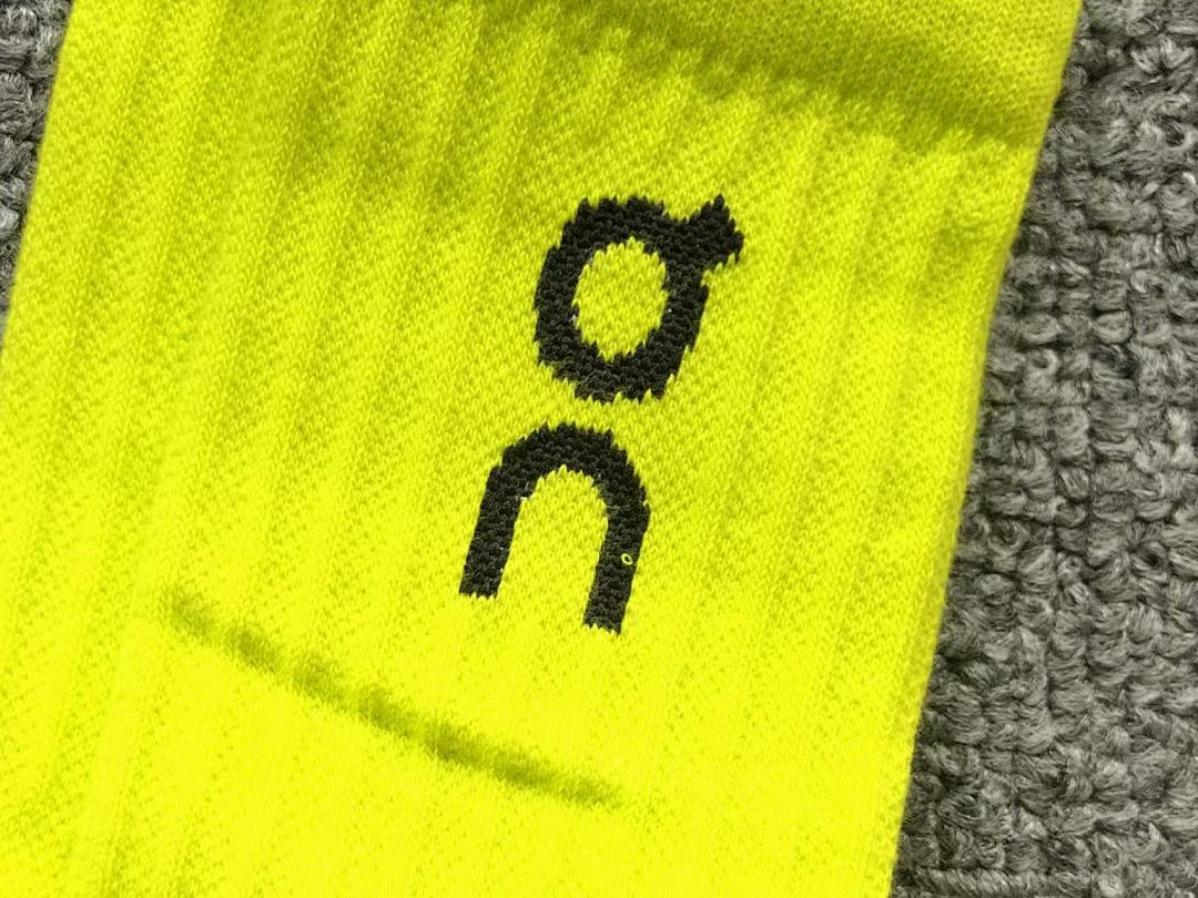 On Running 79 ON - Image 10