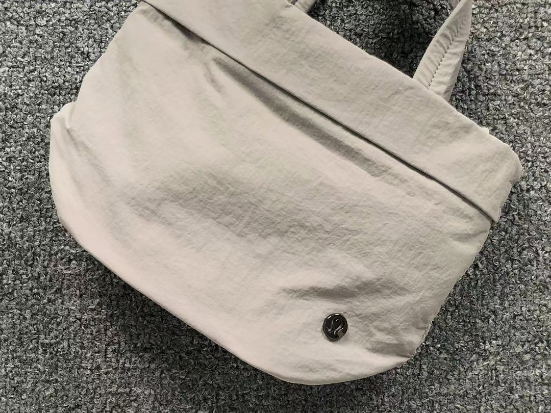 On Running 158 LULULEMON BAG 4207030977 (Long 26CM* Wide 11CM* High 19CM) - Image 10
