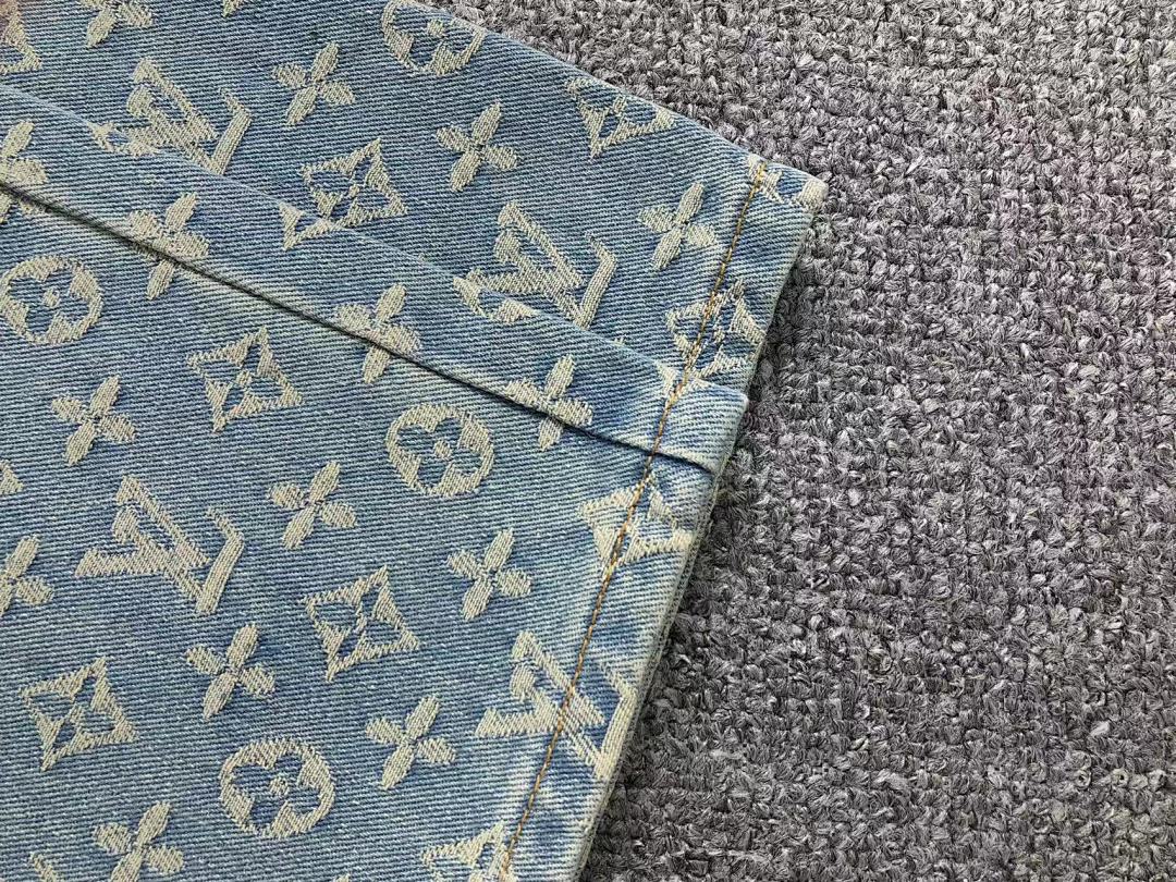 Louis Vuitton 208 L⭐ - Image 6