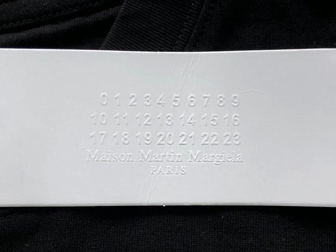 On Running 78 MAISON MARGIELA T-SHIRT 4107051786 (Im 170Cm 60Kg I Wear Size 46 In The Phot) - Image 25