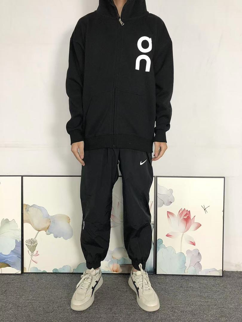 On Running 188 ON HOODIE 2208144104 (Im 170Cm 60Kg I Wear Size XL In The Phot) - Image 3