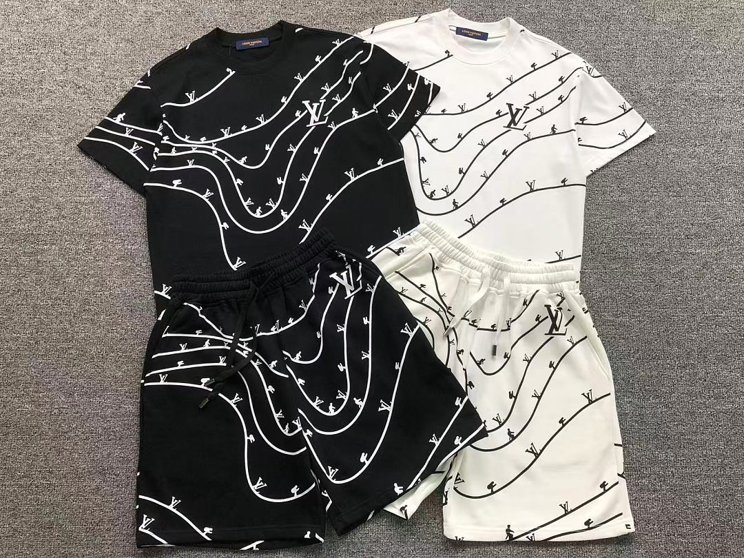 Louis Vuitton SHORTS 158 L⭐ T-SHIRT 2208020615 (Im 170Cm 60Kg I Wear Size S In The Phot) - Image 6