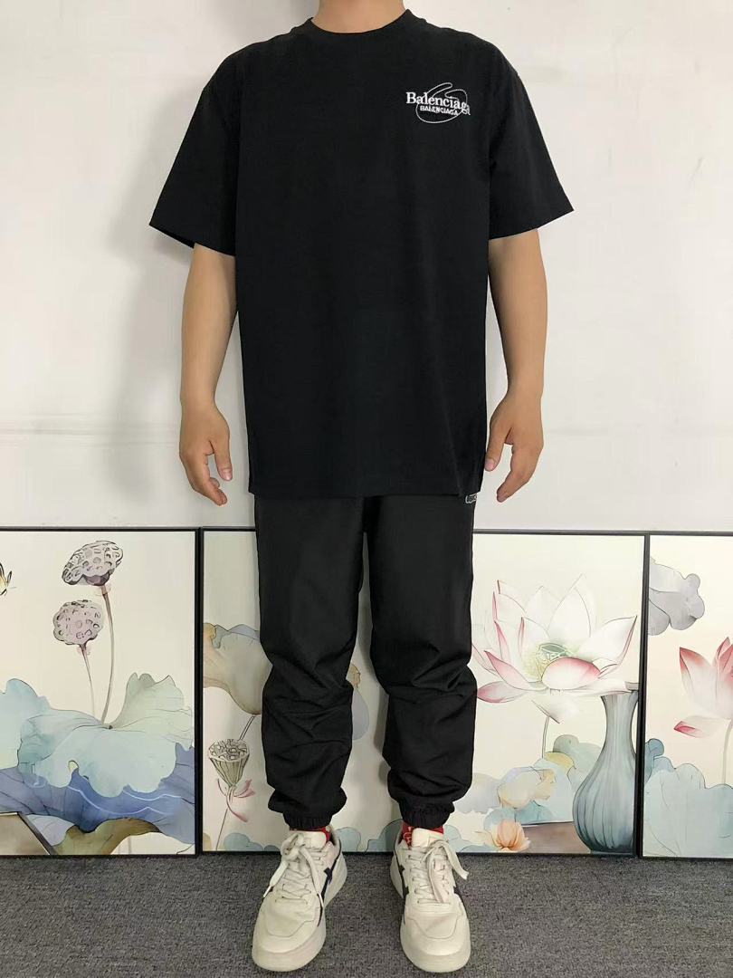 Balenciaga 135 B⭐L⭐⭐⭐IA⭐A T-SHIRT 3203272417 (Im 170Cm 60Kg I Wear Size M In The Phot) - Image 3