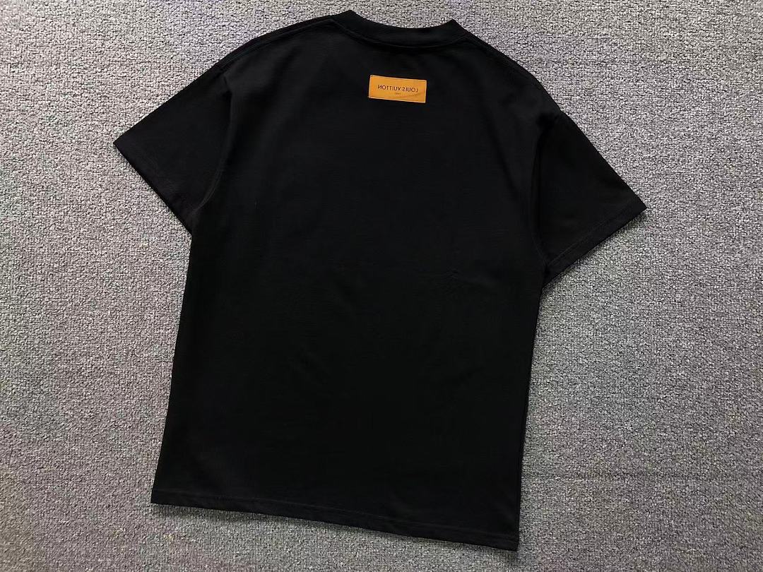Louis Vuitton 148 L⭐ T-SHIRT 22051216001 (Im 170Cm 60Kg I Wear Size S In The Phot) - Image 13