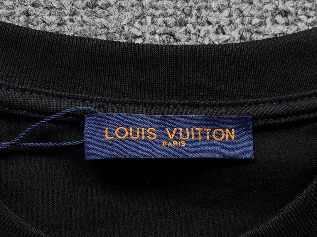 Louis Vuitton 108 L⭐ T-SHIRT 41062616126 (Im 170Cm 60Kg I Wear Size XS In The Phot) - Image 21