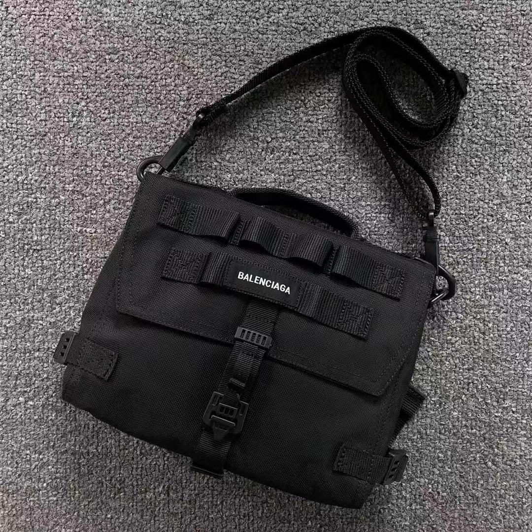 Unbranded 368 B⭐L⭐⭐⭐IA⭐A BAG 219224401 (Long 24CM* Wide 11CM* High 20CM)