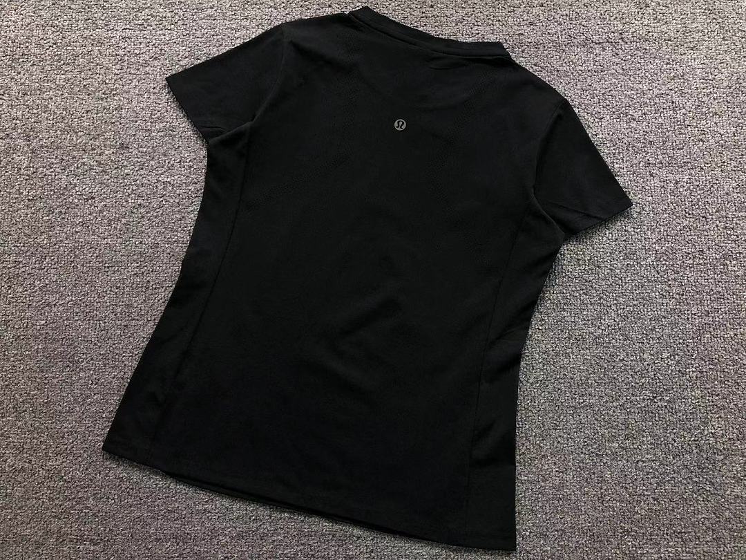 On Running 139 LULULEMON T-SHIRT FEMAIE - Image 12