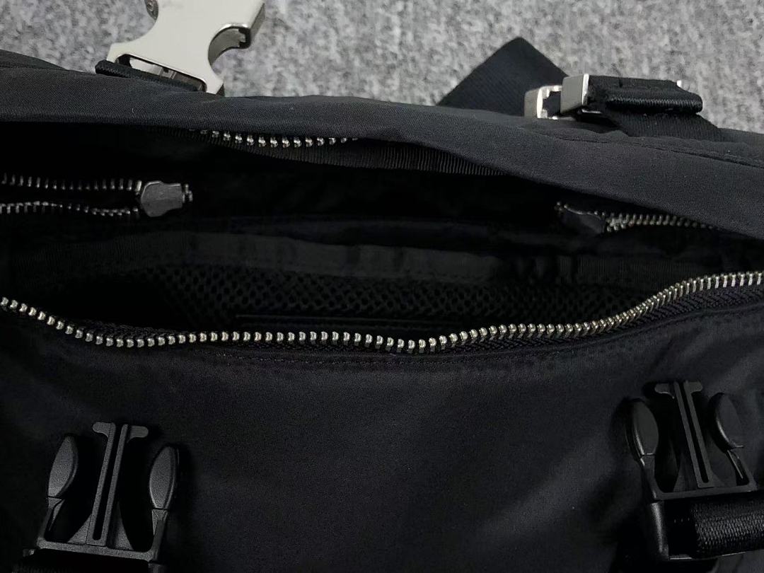 AMI 258 AMI BAG 41121875 (Long 30CM* Wide 7CM* High 20CM) - Image 9