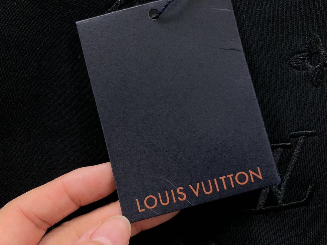 Louis Vuitton 195 L⭐ HOODIE 1111031552 (Im 170Cm 60Kg I Wear Size M In The Phot) - Image 21