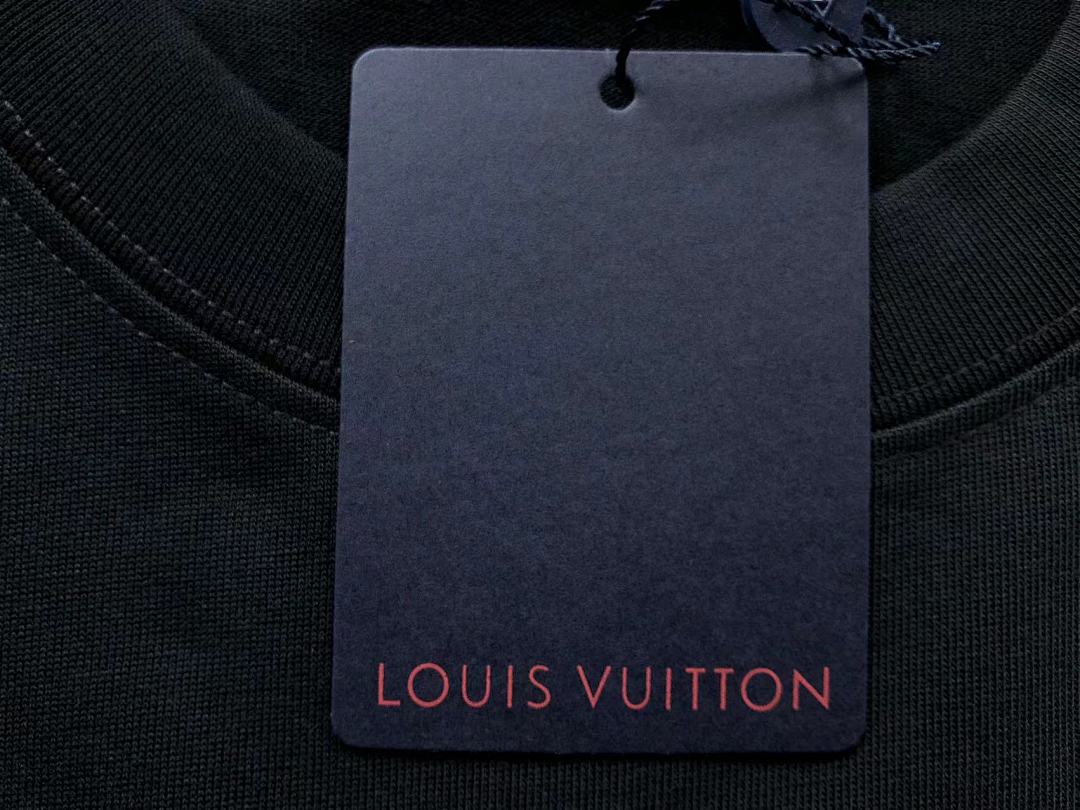 Louis Vuitton 125 L⭐ T-SHIRT 41112138821 (Im 170Cm 57Kg I Wear Size M In The Phot) - Image 29