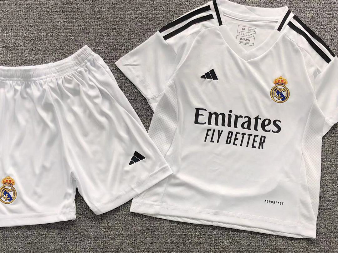 Chanel 68 FOOTBALL T-SHIRT SHORTS - Image 5