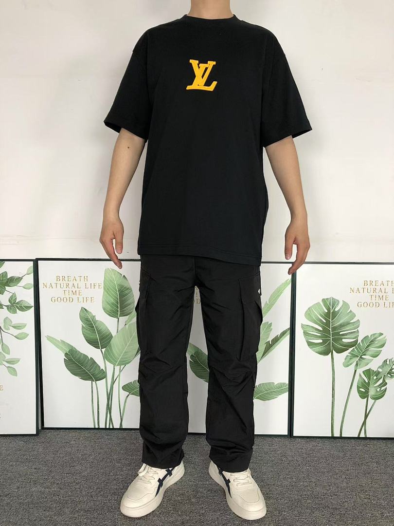 Louis Vuitton 125 L⭐ T-SHIRT 41112138821 (Im 170Cm 57Kg I Wear Size M In The Phot) - Image 3