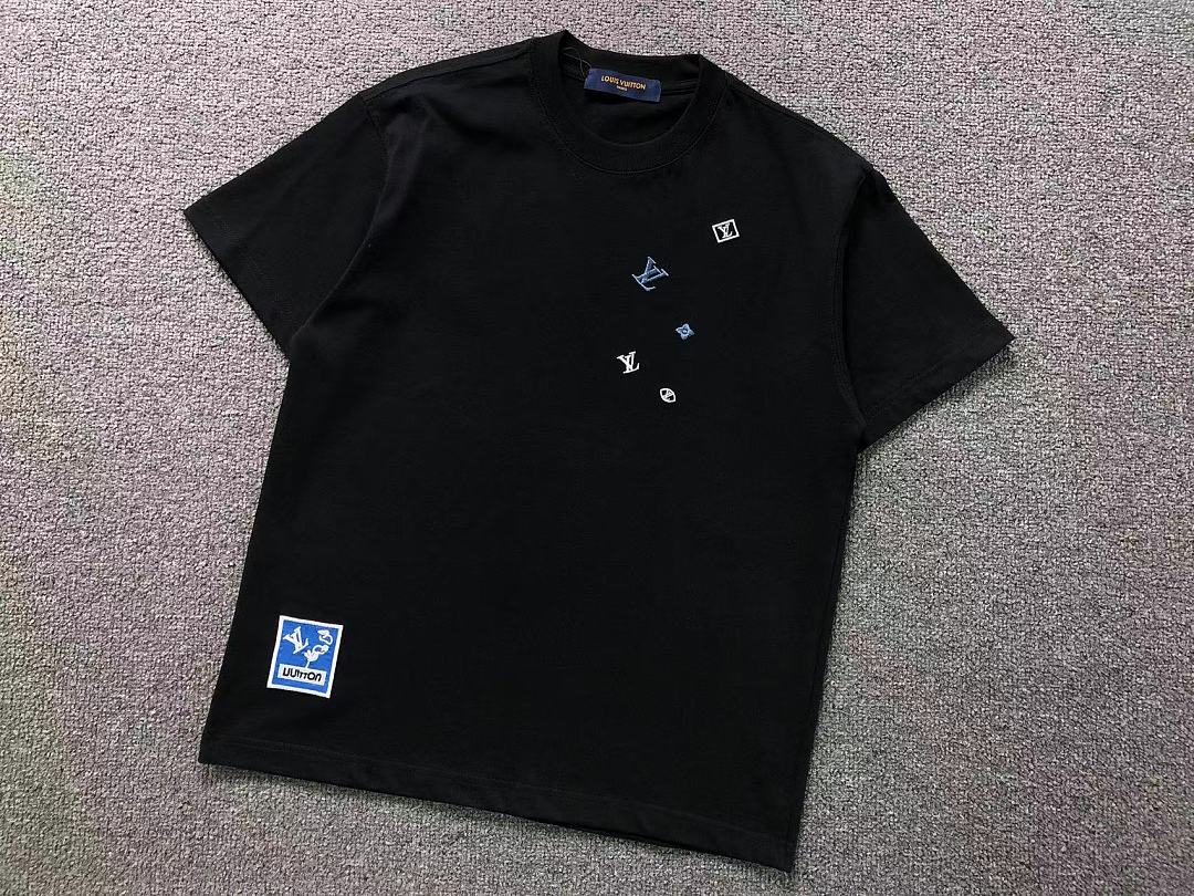 Louis Vuitton SHORTS 158 L⭐ T-SHIRT 2208020415 (Im 170Cm 60Kg I Wear Size S In The Phot) - Image 11