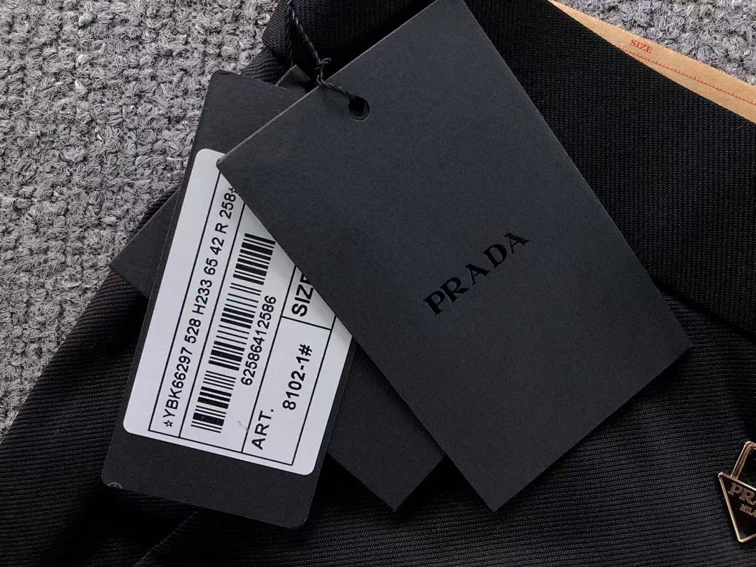 Prada 215 P⭐A⭐A - Image 23
